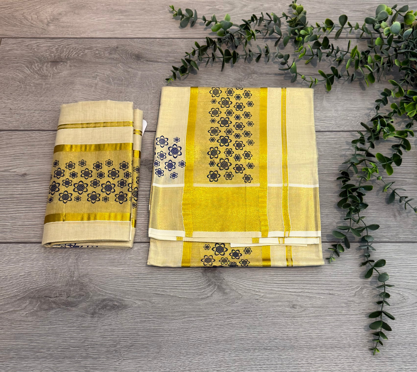 Flora Tissue set mundu