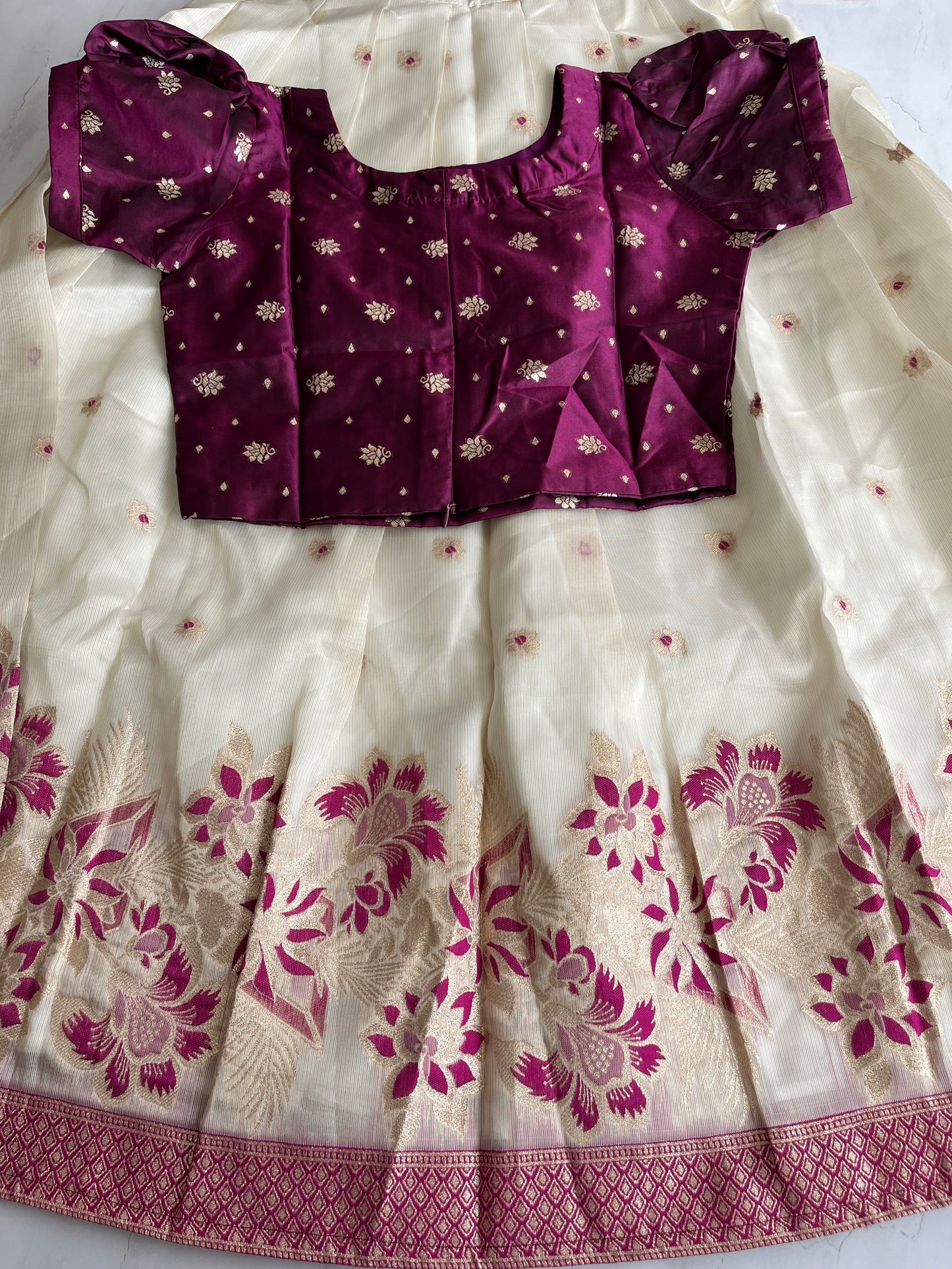 Settu pavada 11-12 years