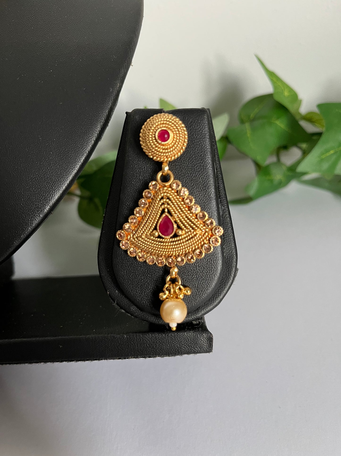 Necklace earrings set