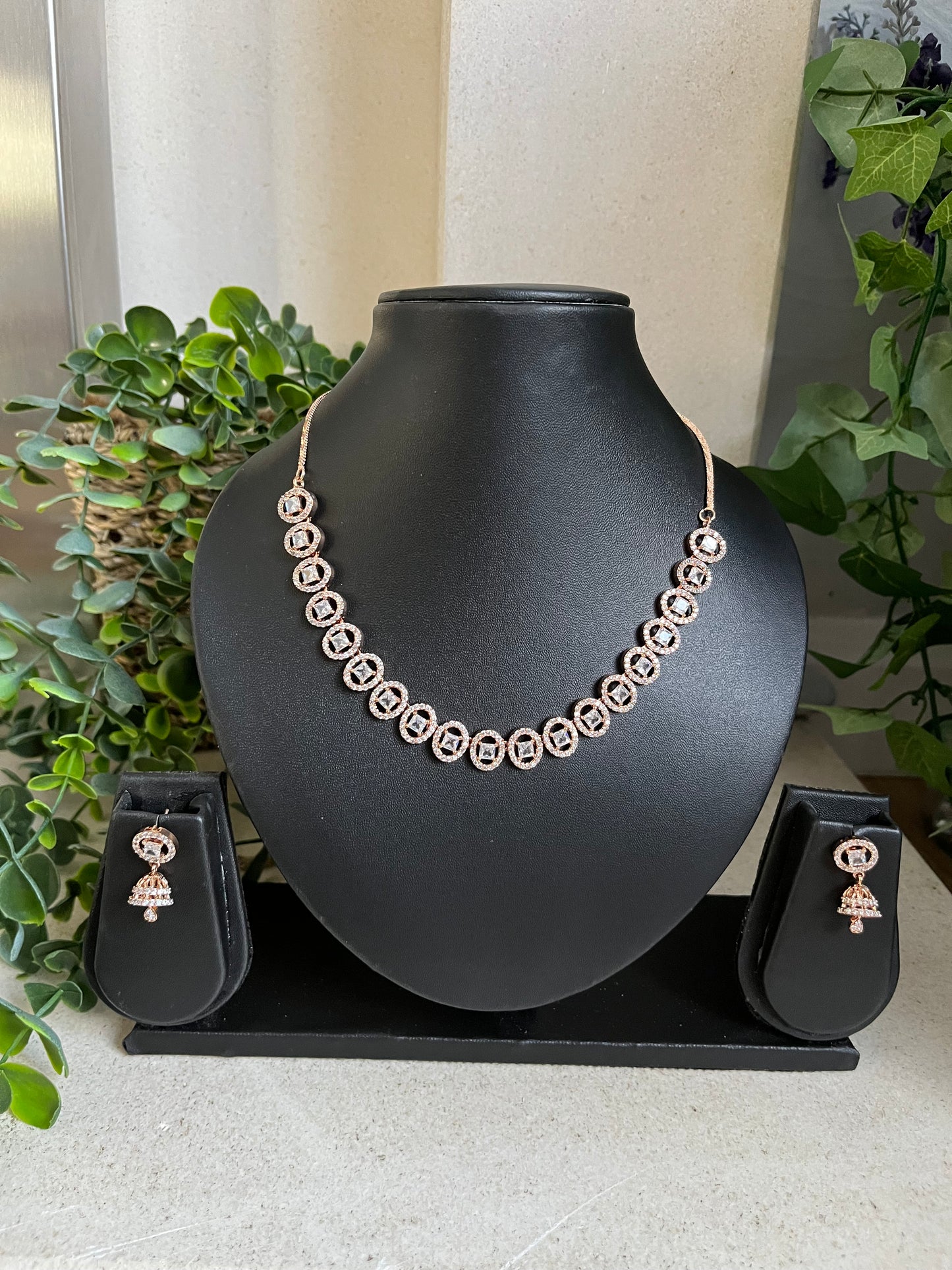 Necklace earrings set