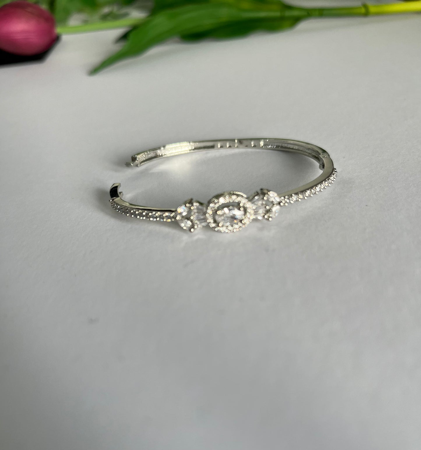 Bangle / Bracelet