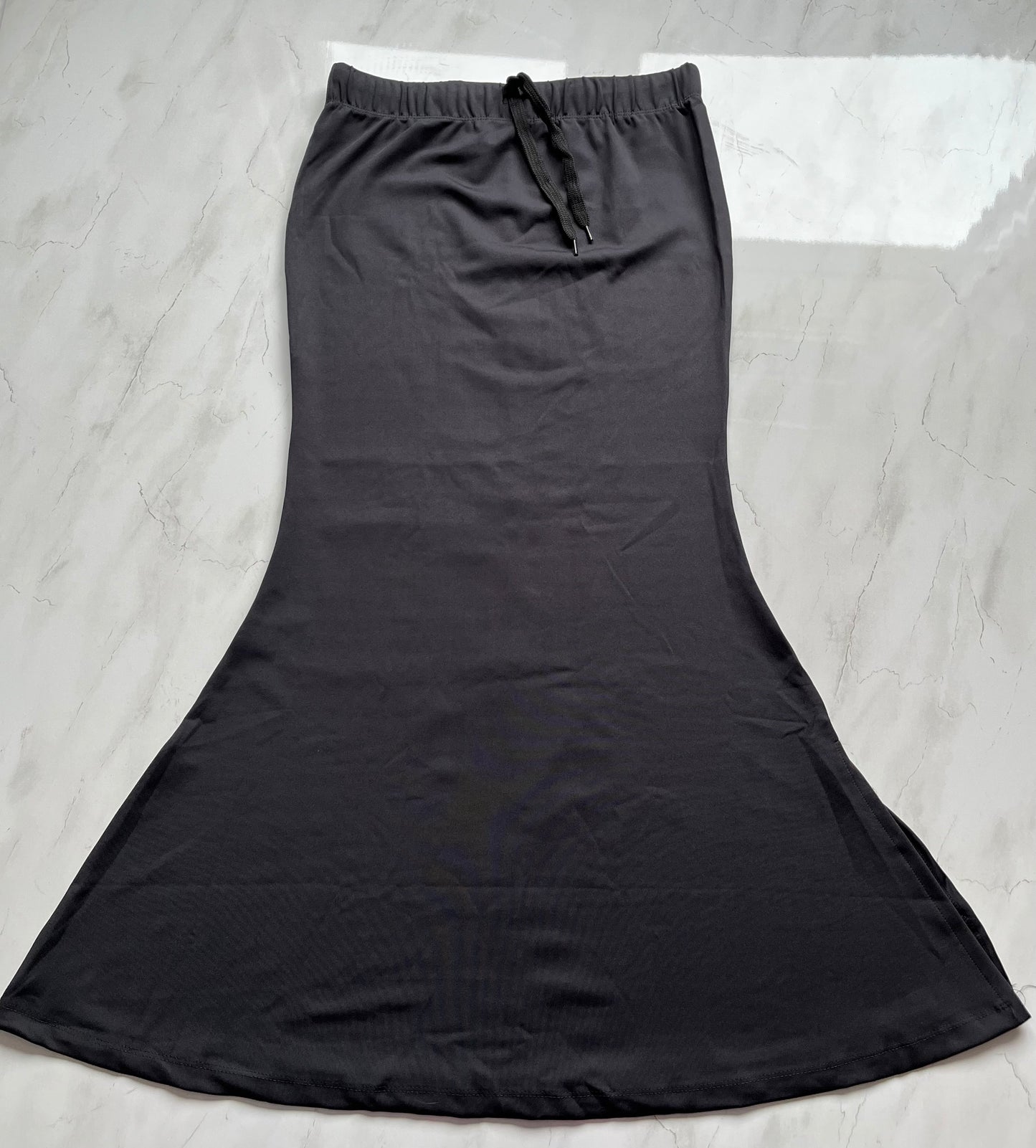 Shaped underskirt fishcut