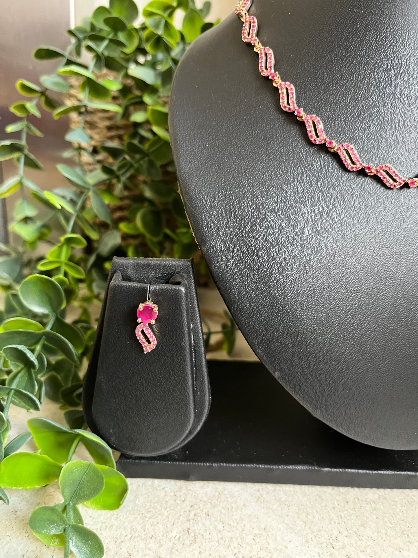 Necklace earrings set