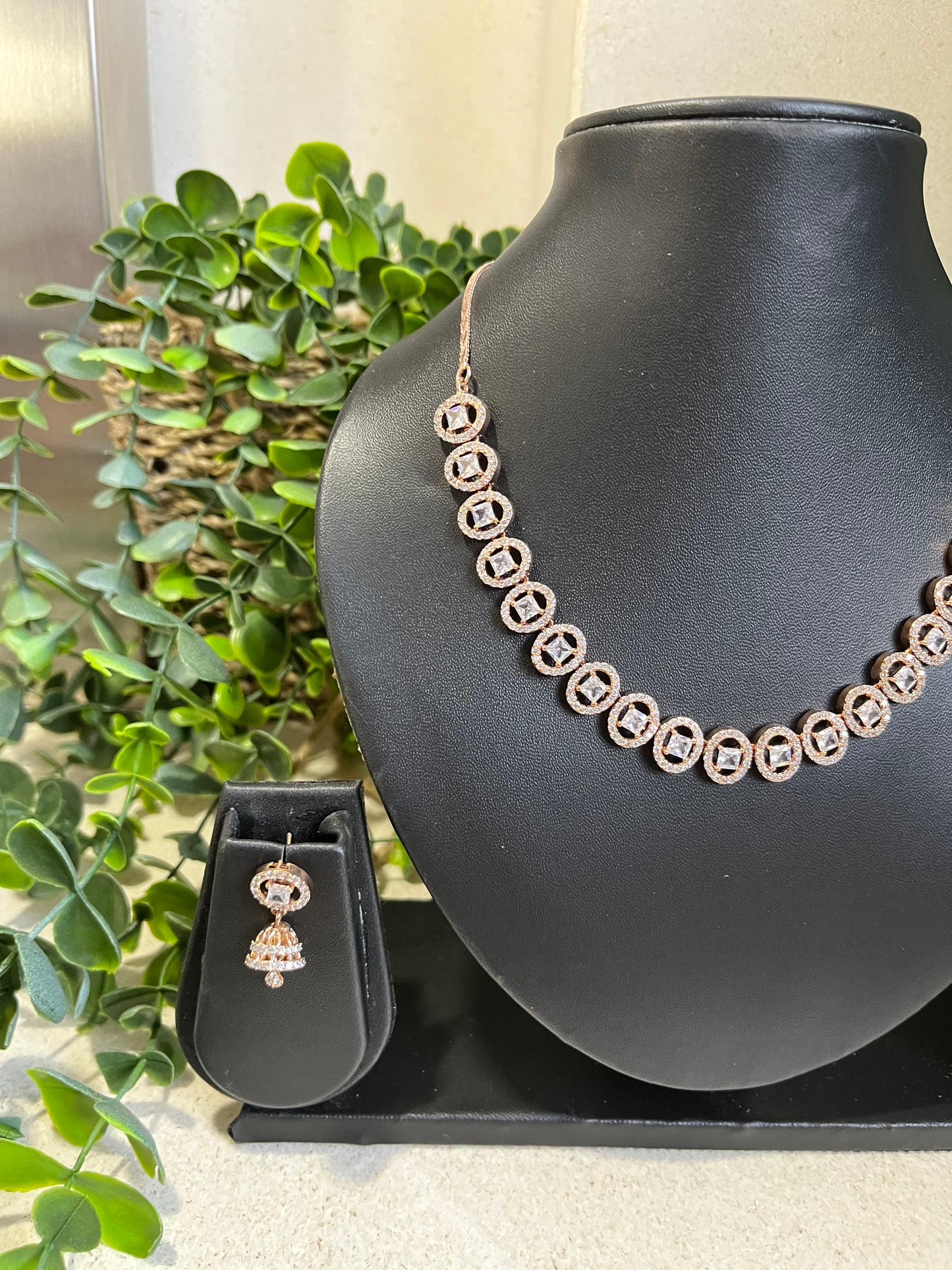 Necklace earrings set