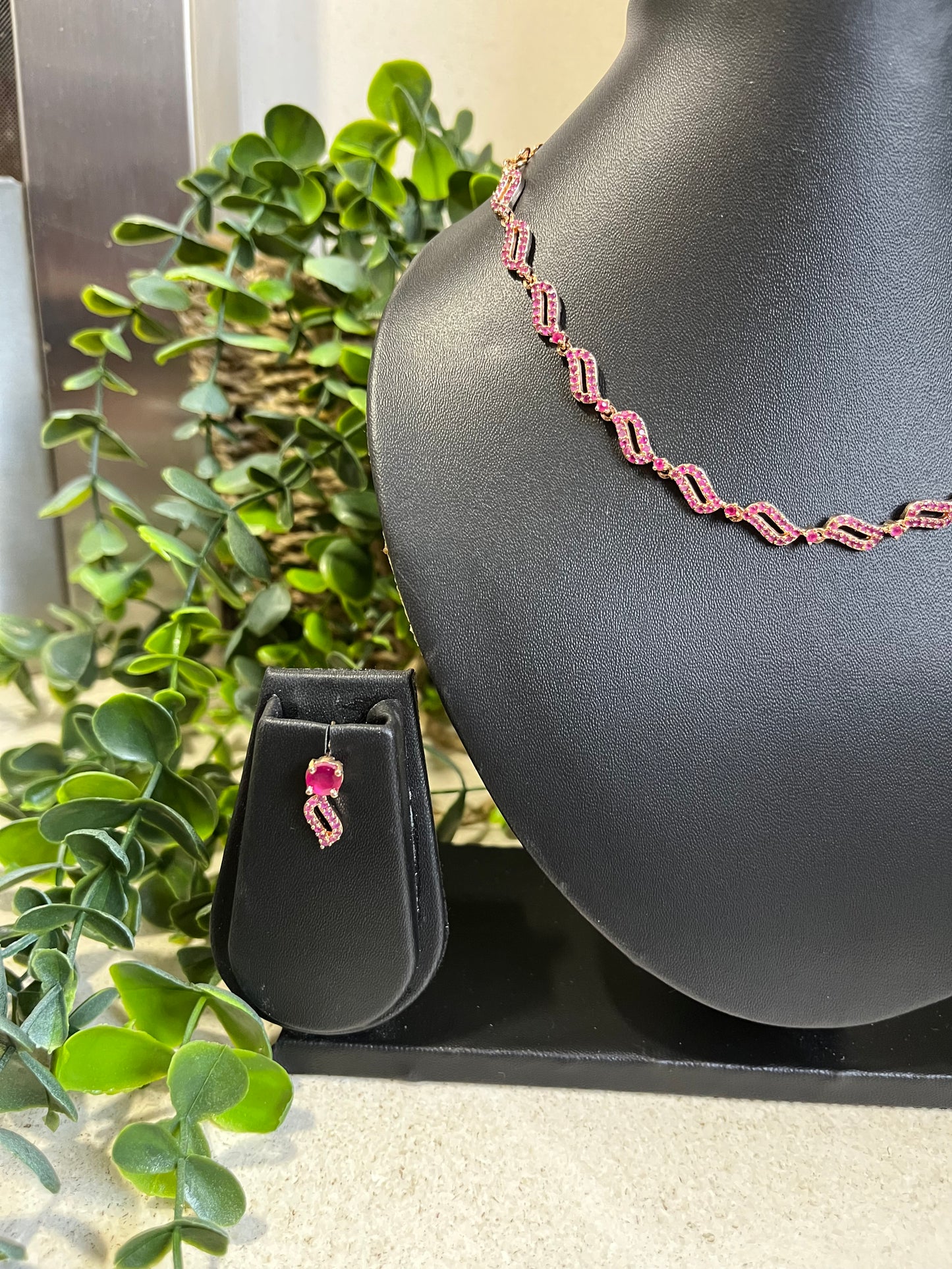 Necklace earrings set