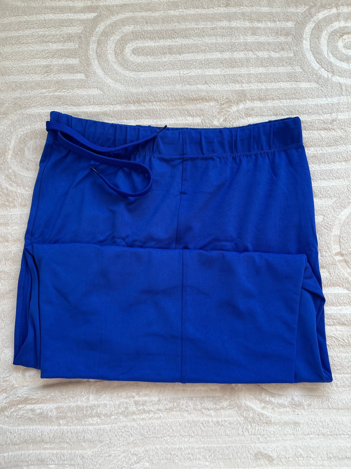 Shaped underskirt fishcut