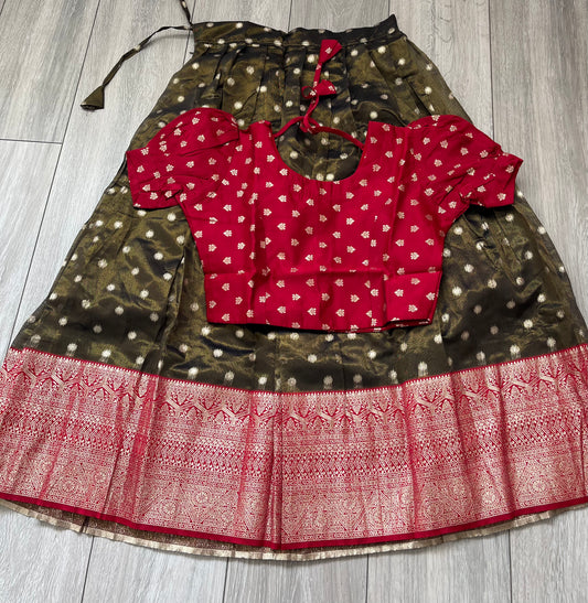 Settu pavada Pattu Pavadai